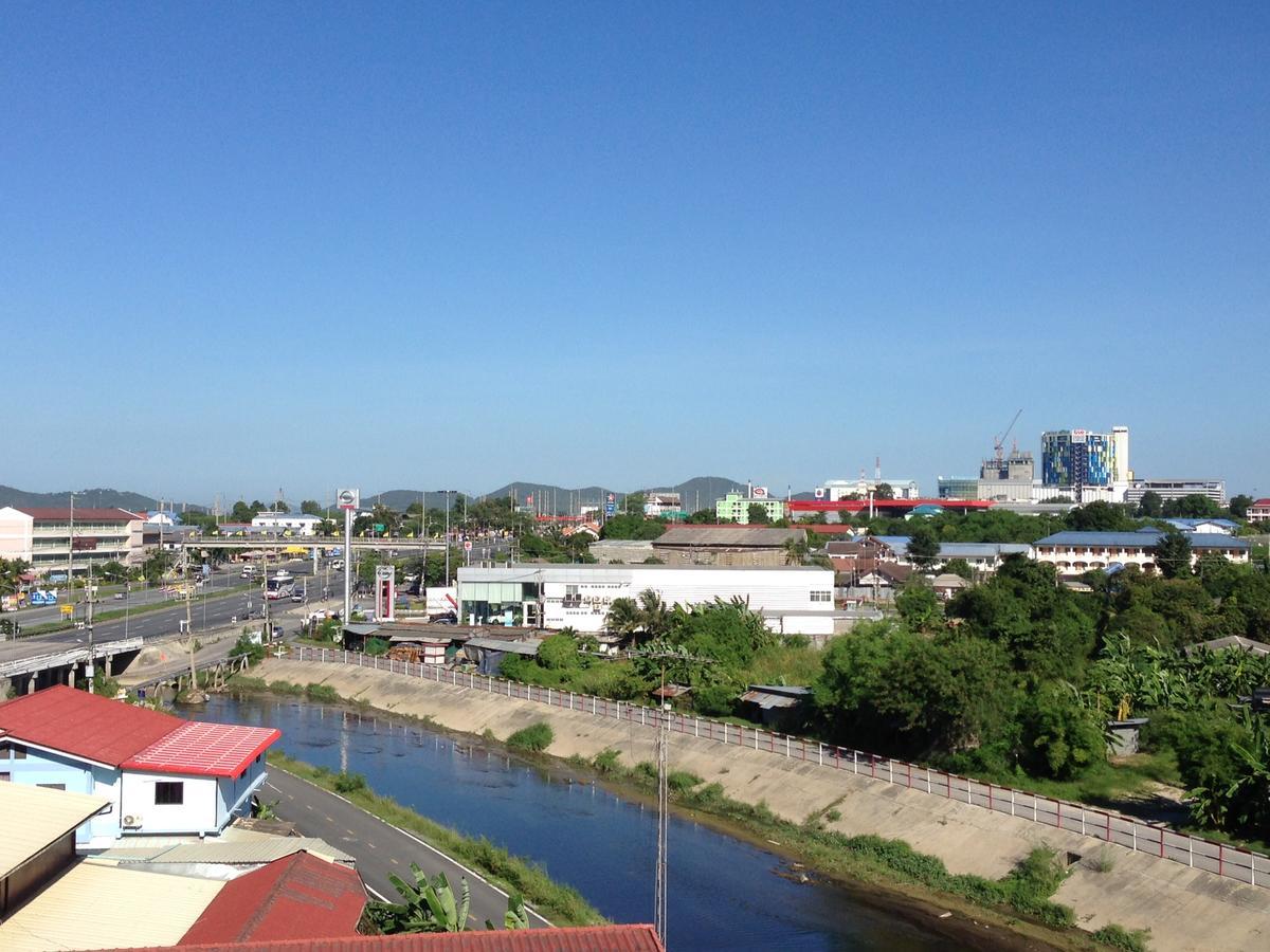 Modernbright Laemchabang Aparthotel Bang Lamung Exterior photo