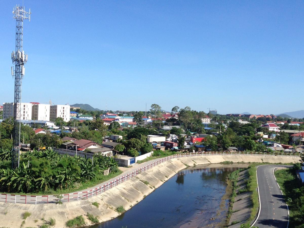 Modernbright Laemchabang Aparthotel Bang Lamung Exterior photo